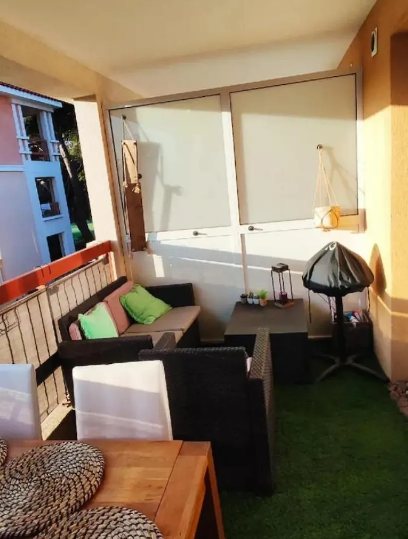 Petit Lac Appartement Mandelieu-La-Napoule 0*,  France